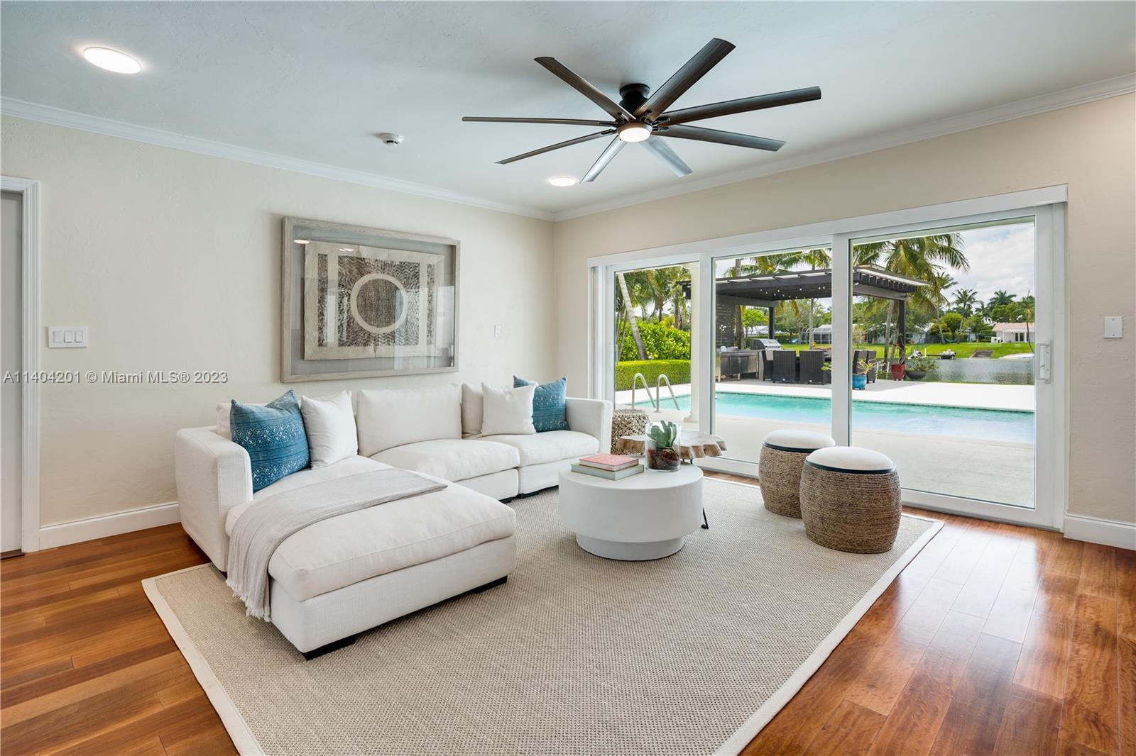 LAKESHORE SEC ONE - Residential