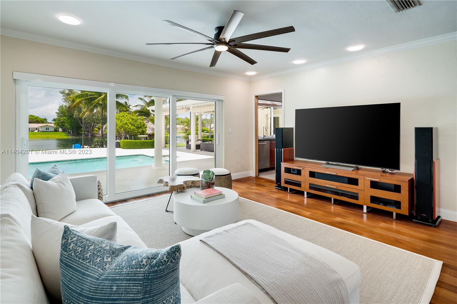 LAKESHORE SEC ONE - Residential