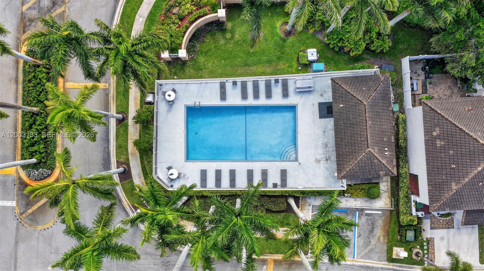 PEMBROKE SHORES - Residential