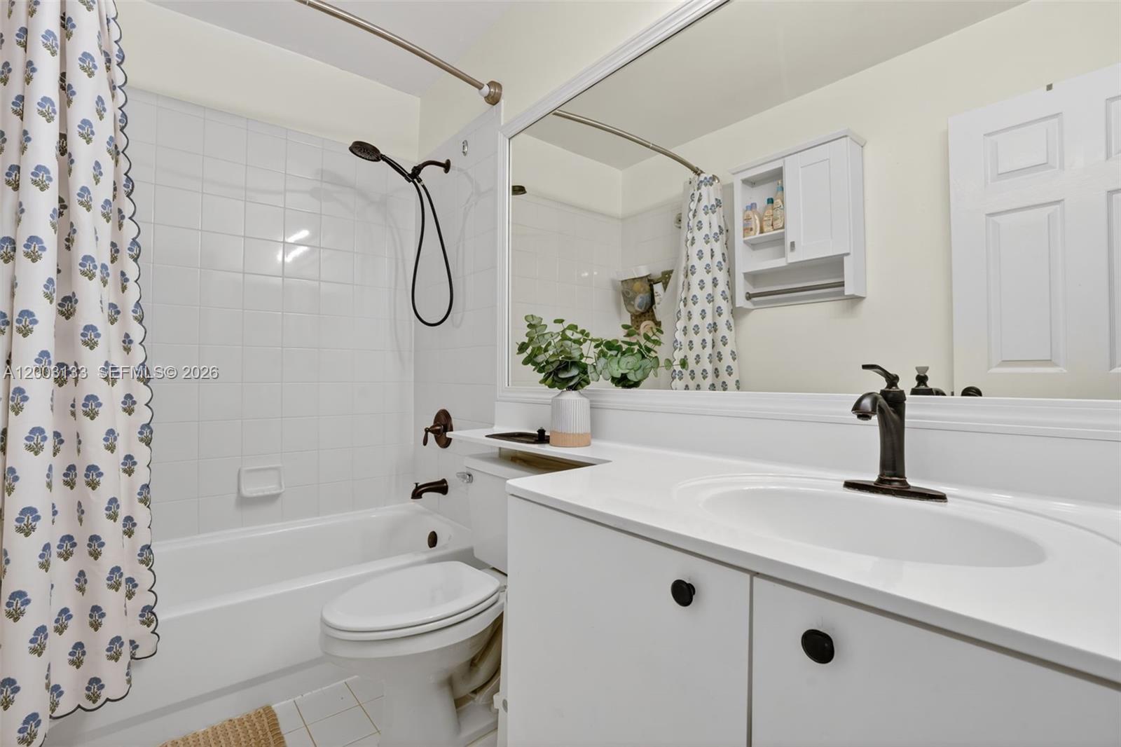 PEMBROKE SHORES - Residential