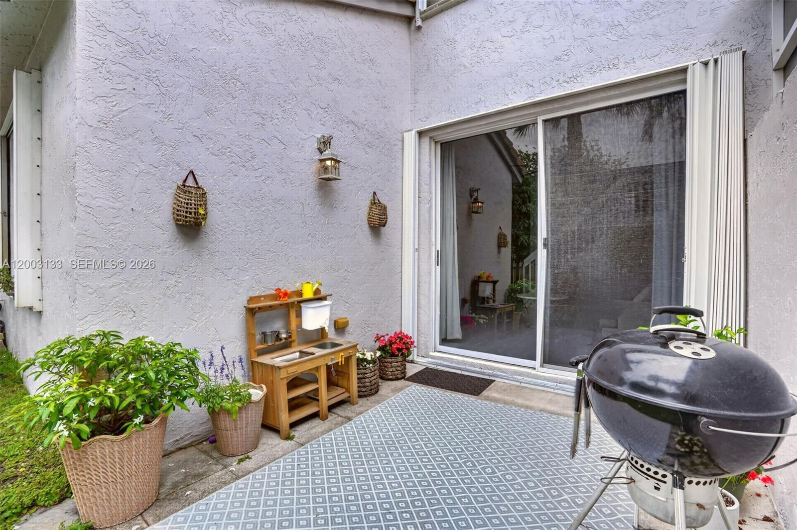 PEMBROKE SHORES - Residential