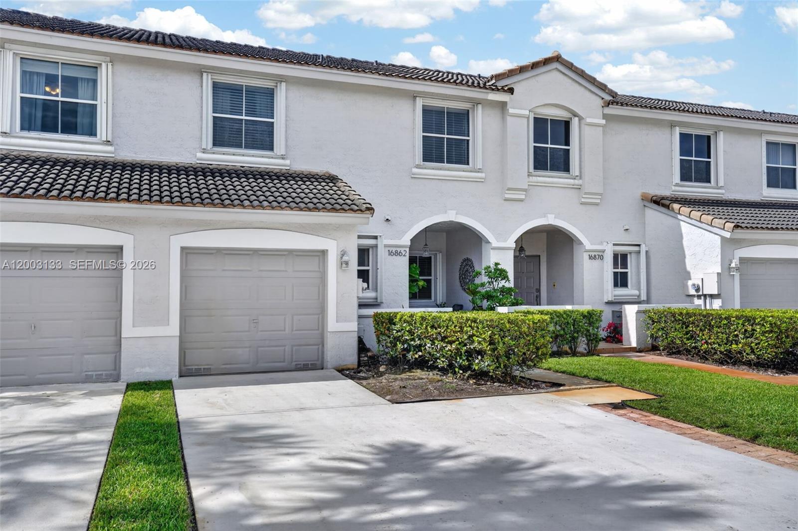 PEMBROKE SHORES - Residential