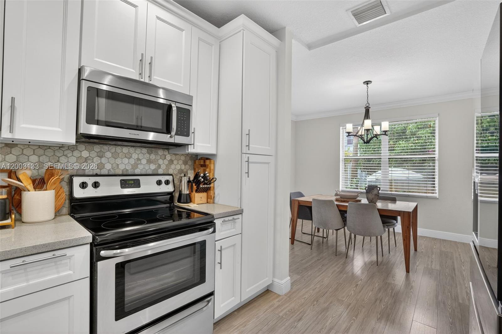 PEMBROKE SHORES - Residential