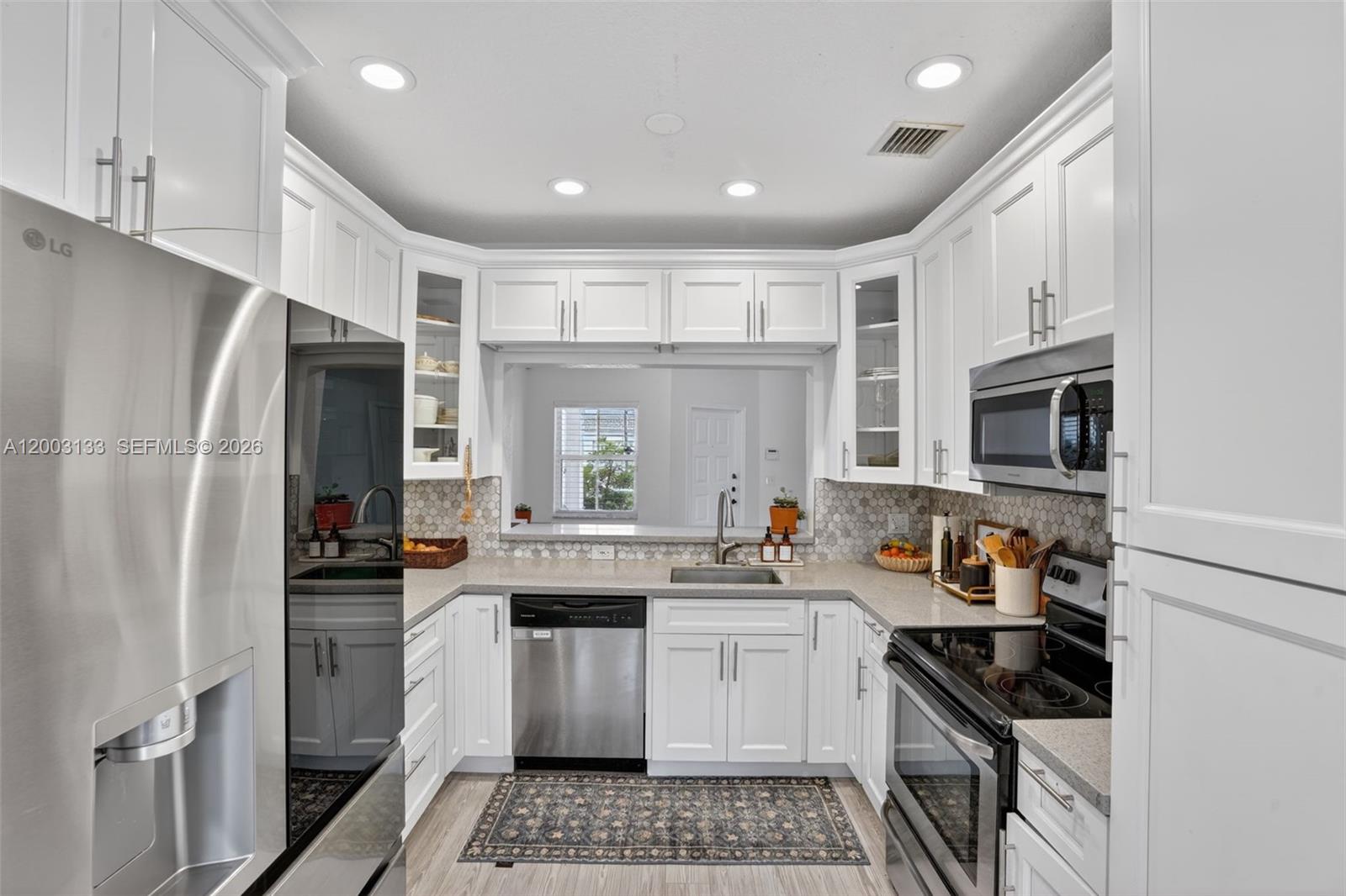 PEMBROKE SHORES - Residential