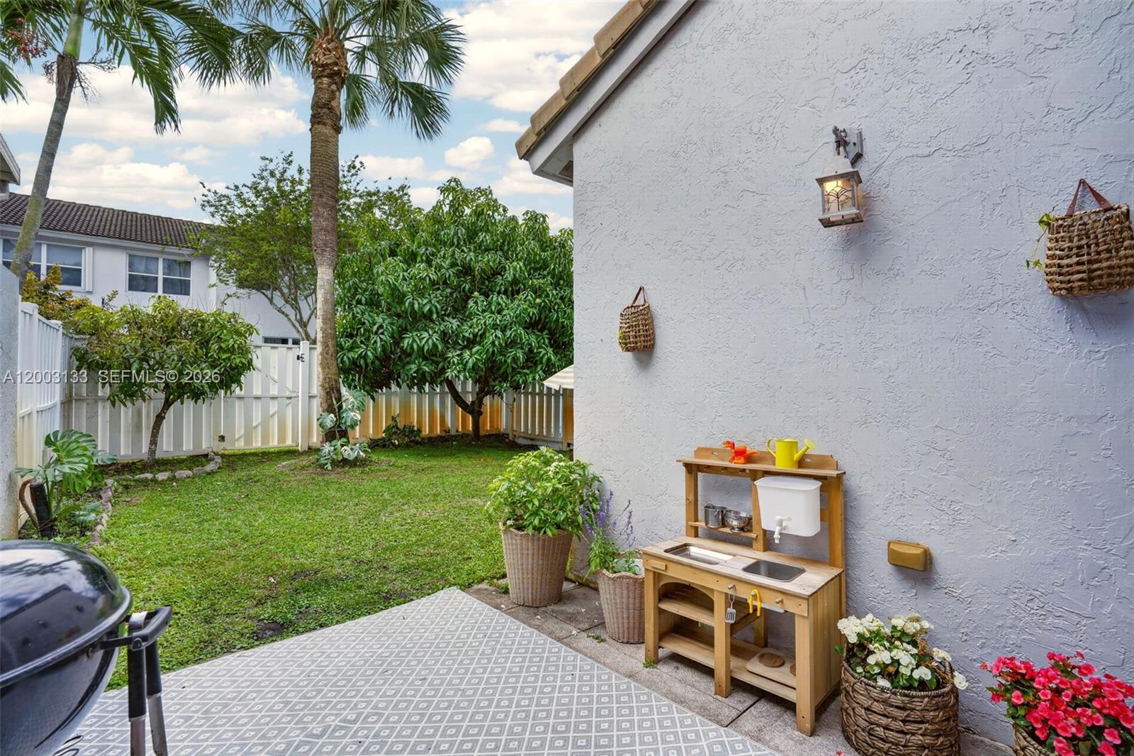 PEMBROKE SHORES - Residential