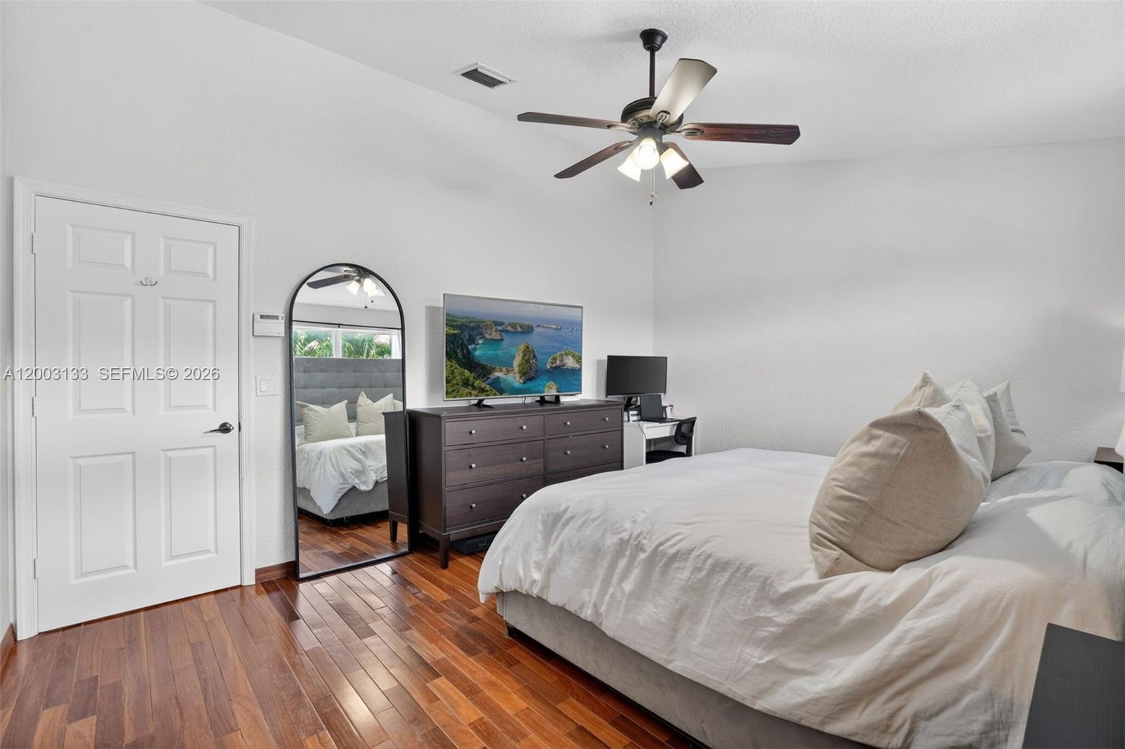 PEMBROKE SHORES - Residential