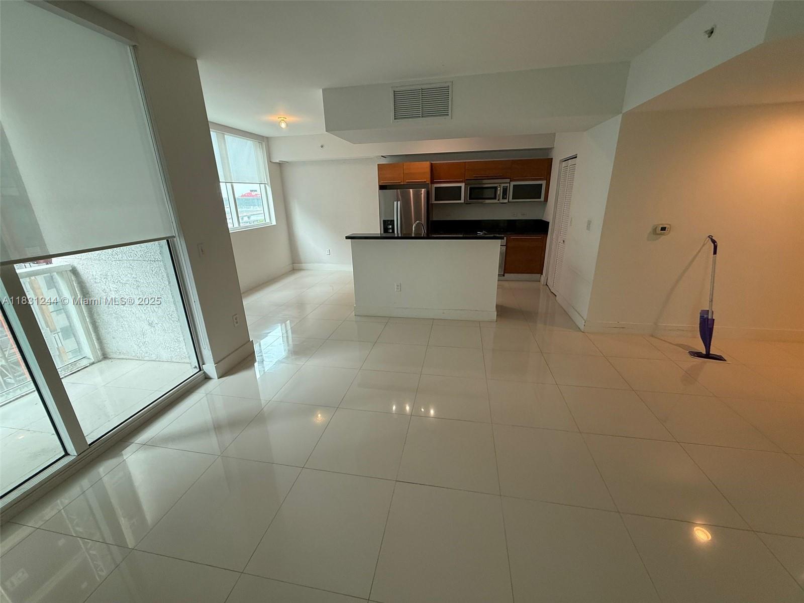 244 Biscayne Blvd 908