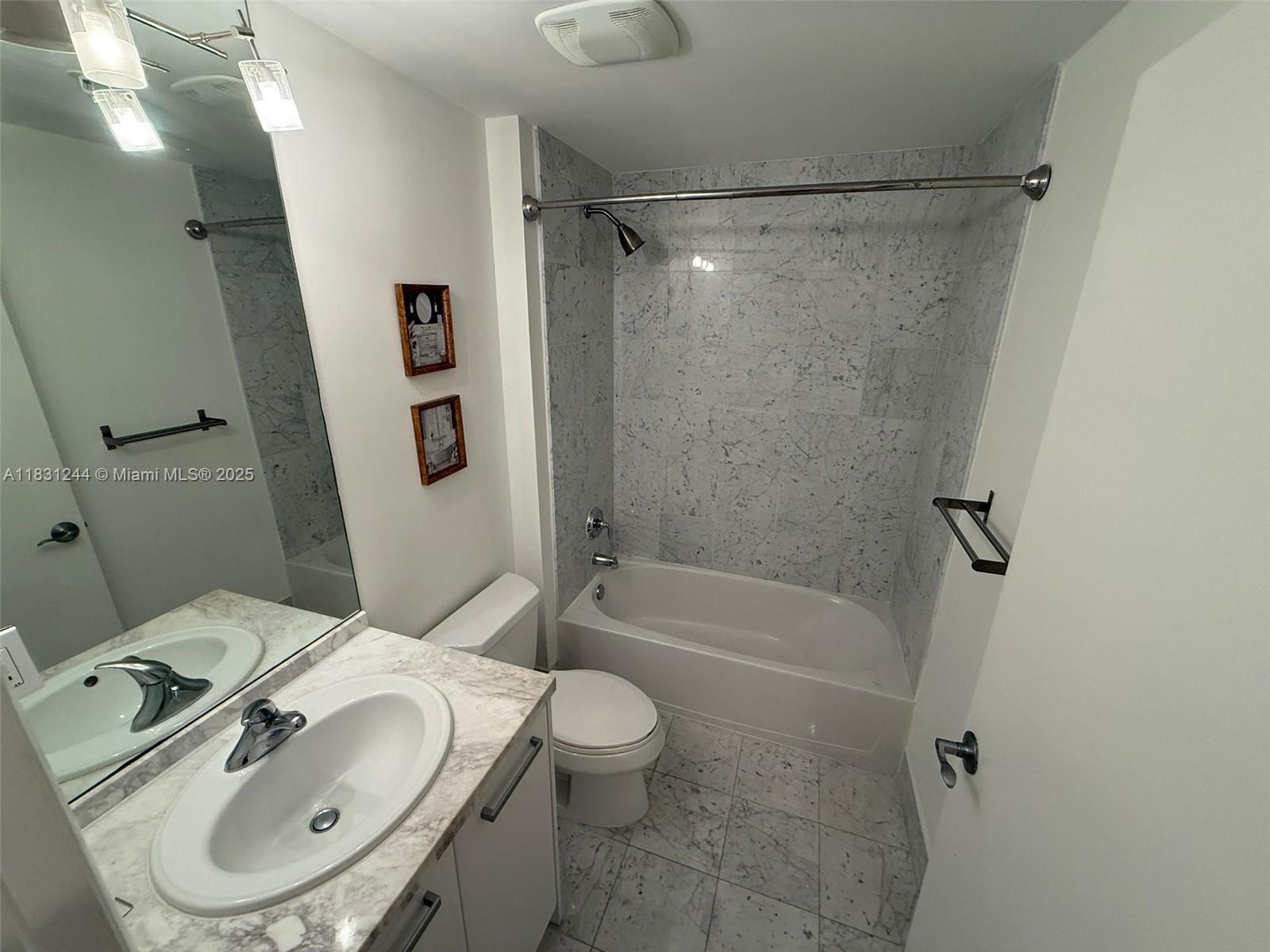 244 Biscayne Blvd 908