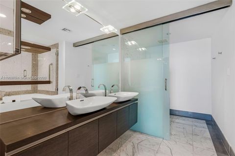 200 Biscayne Boulevard Way 3913 Miami FL 33131