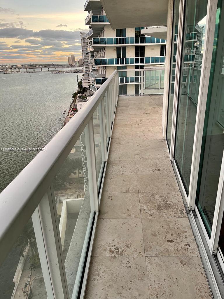 ONYX ON THE BAY CONDO - Residential