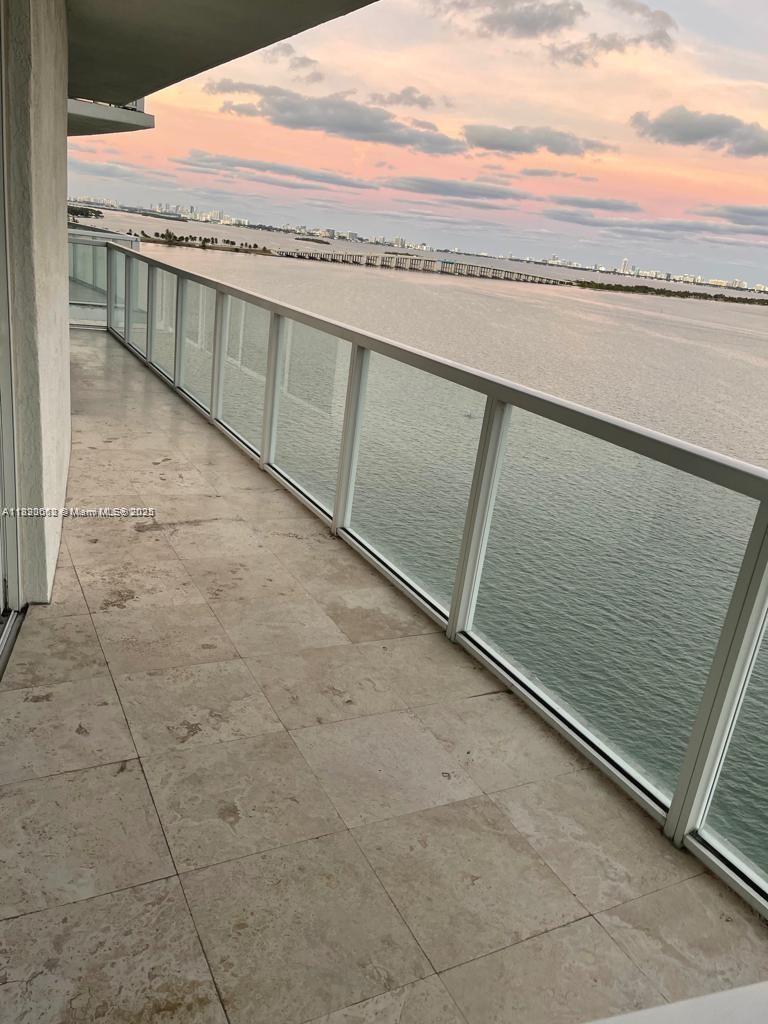 ONYX ON THE BAY CONDO - Residential