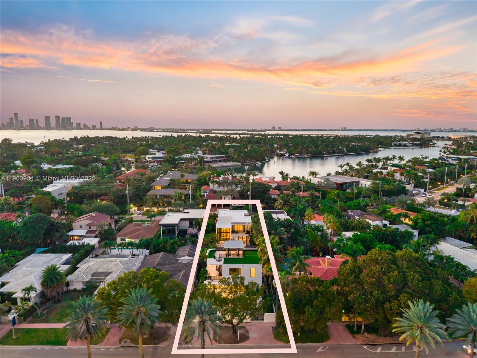 AMD PLAT OF SUNSET LAKE S - Residential