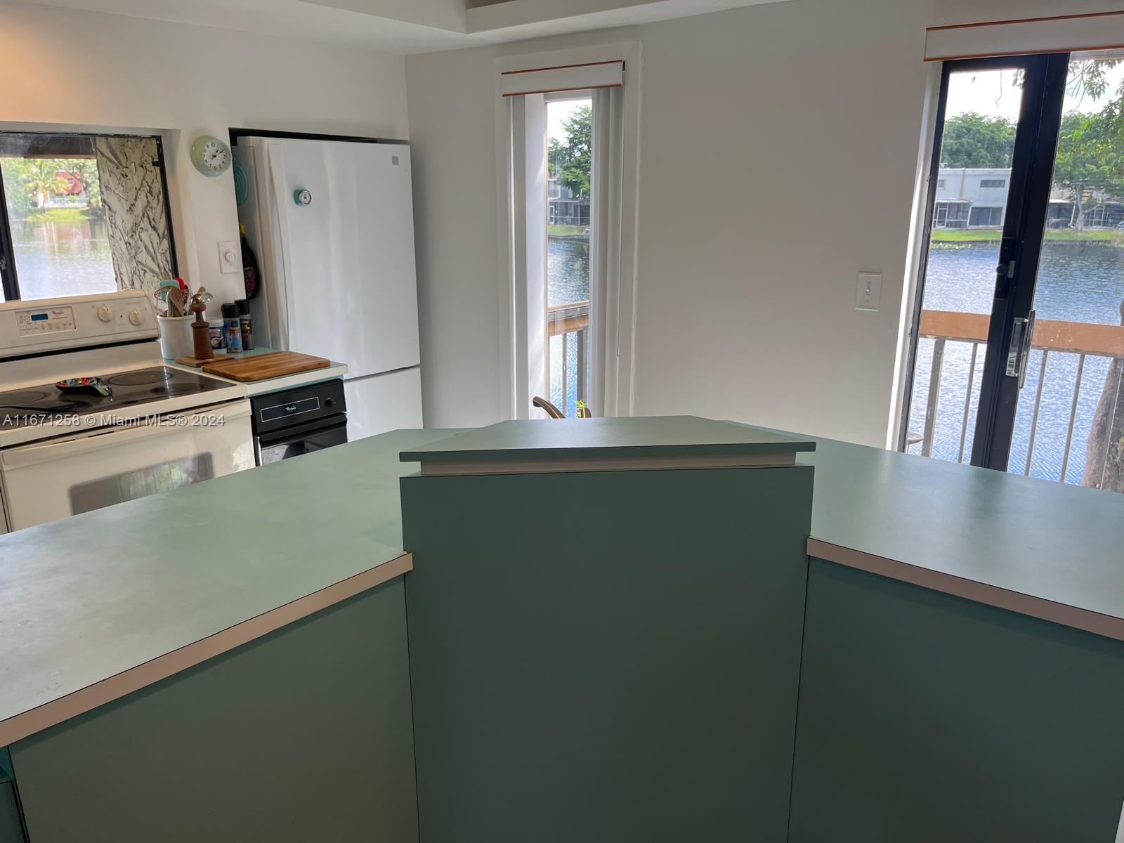 WIMBLEDON AT JACARANDA CO - Residential
