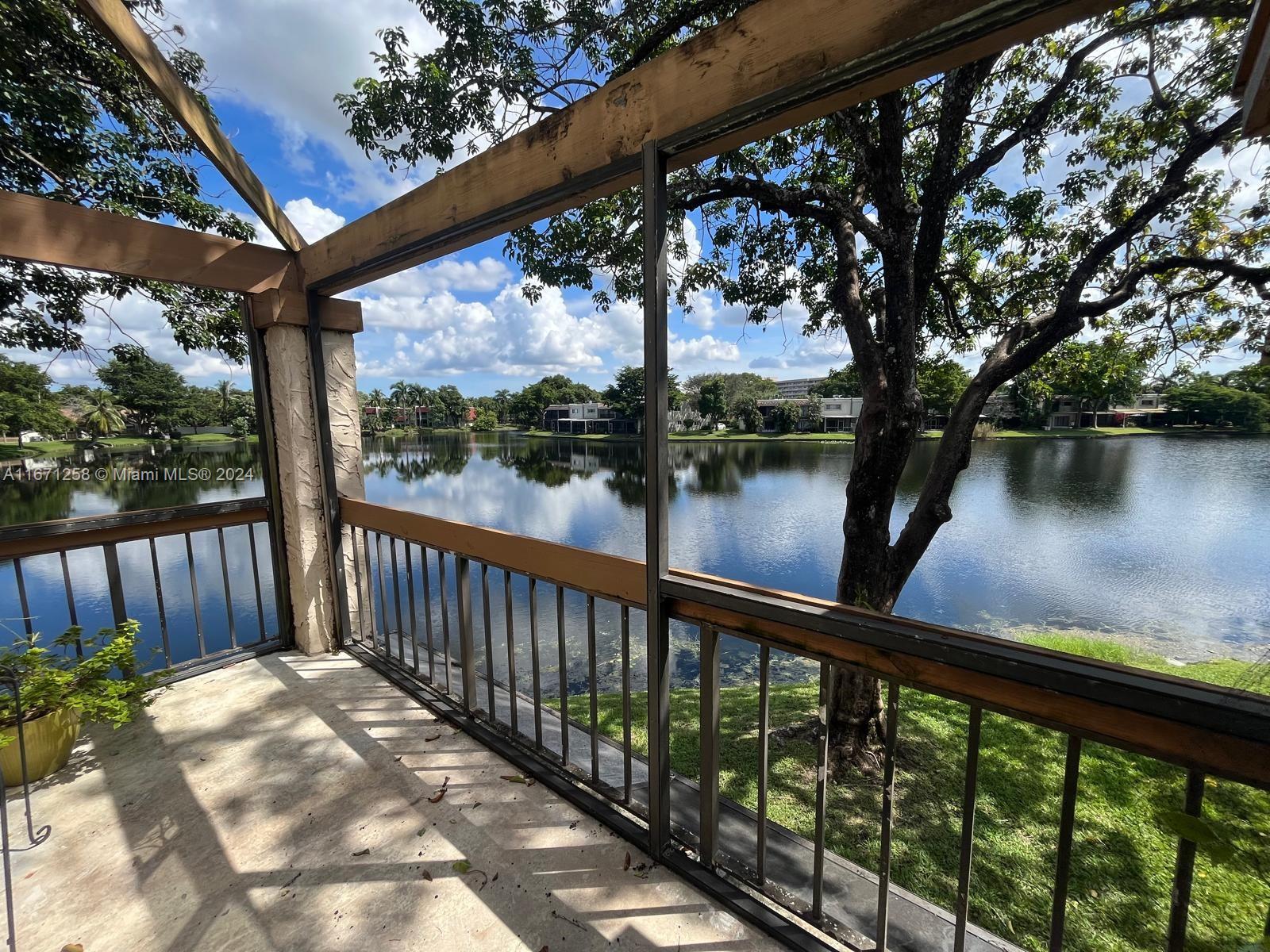 WIMBLEDON AT JACARANDA CO - Residential