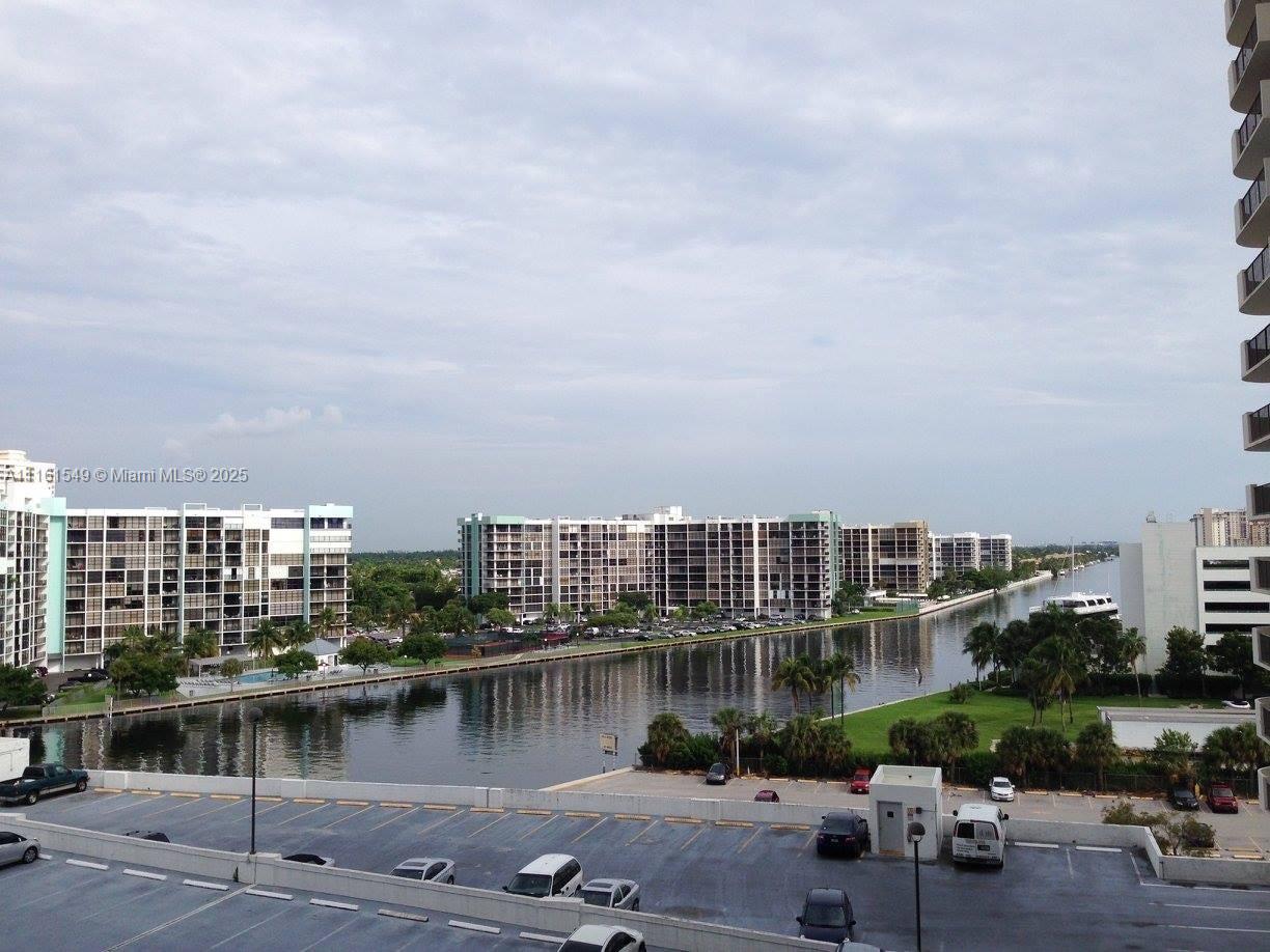 HALLMARK OF HOLLYWOOD CON - Residential Lease