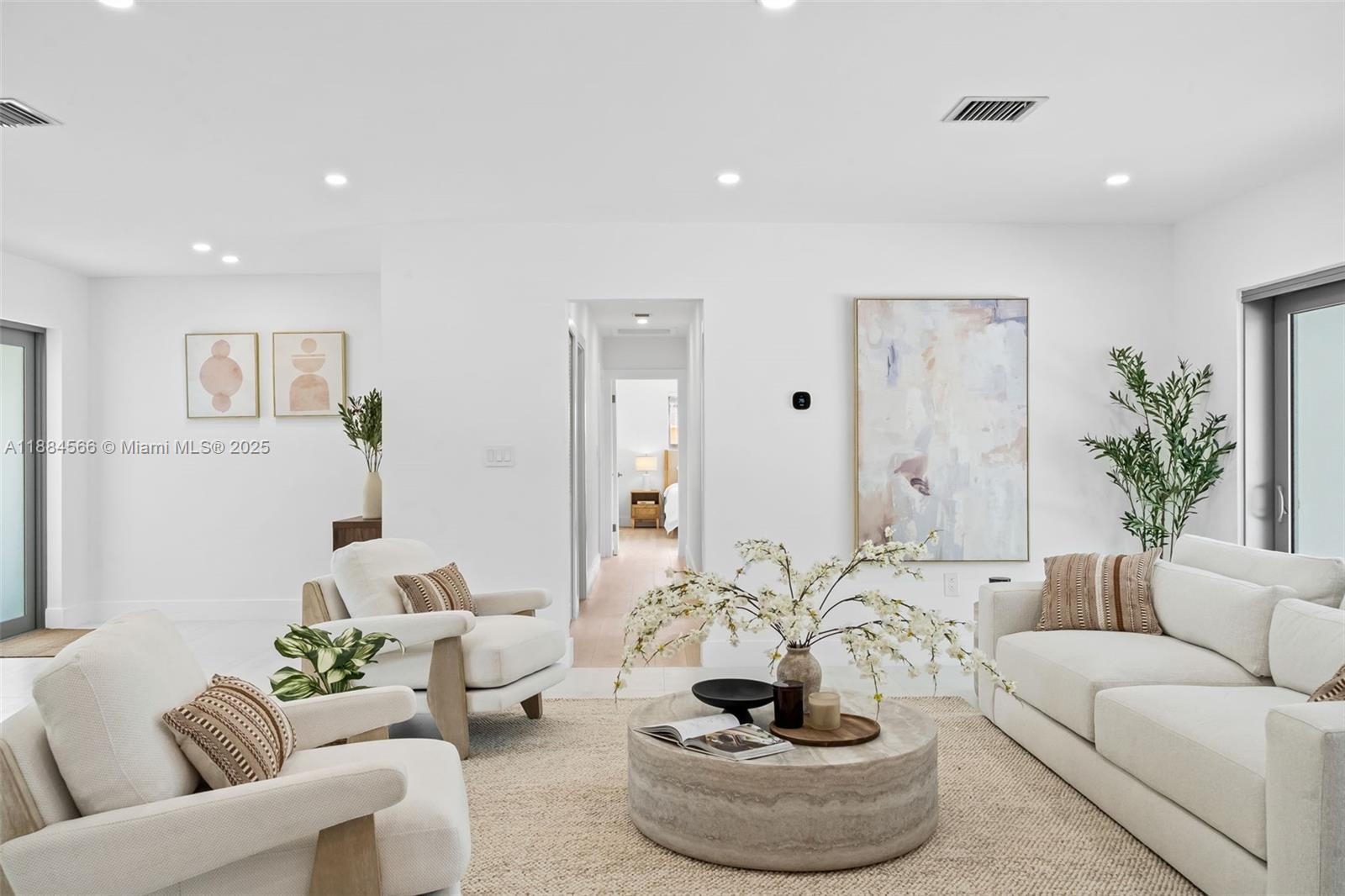 TWIN LAKE MANOR SUB - Residential