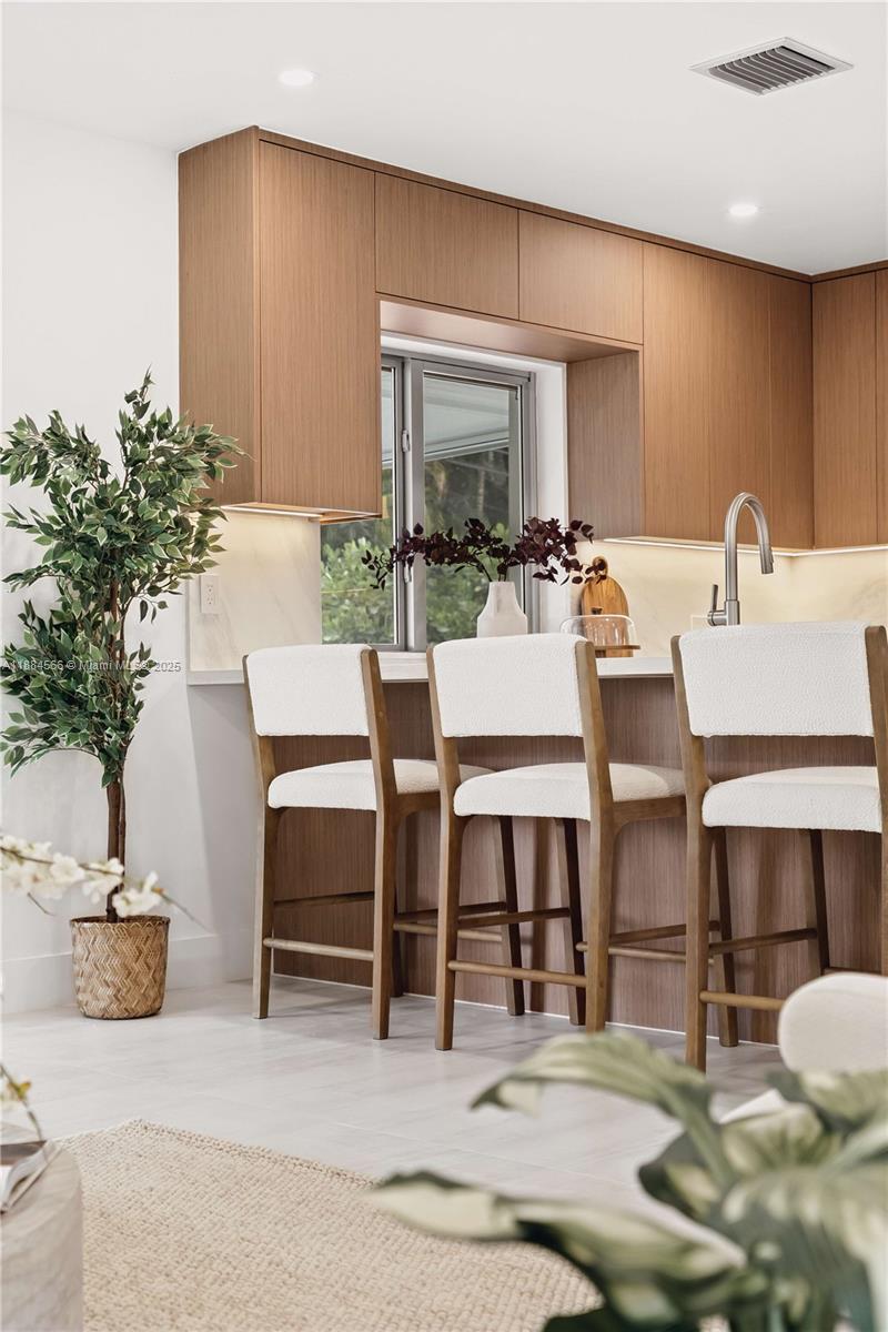 TWIN LAKE MANOR SUB - Residential