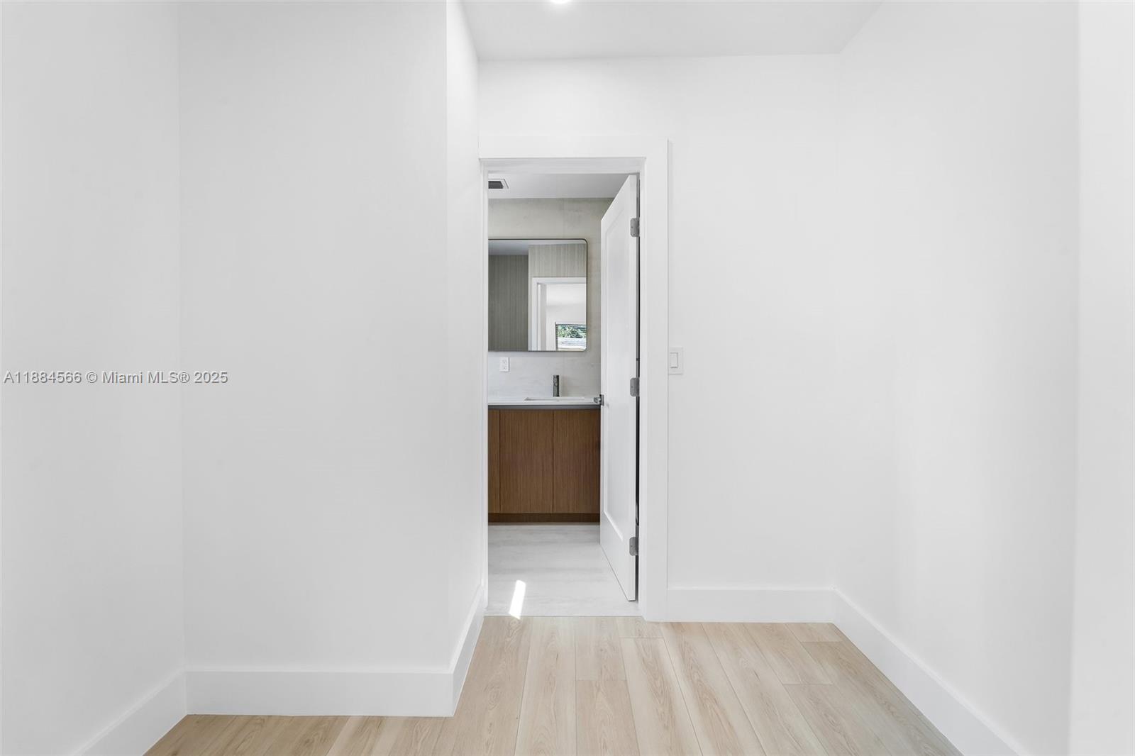 TWIN LAKE MANOR SUB - Residential