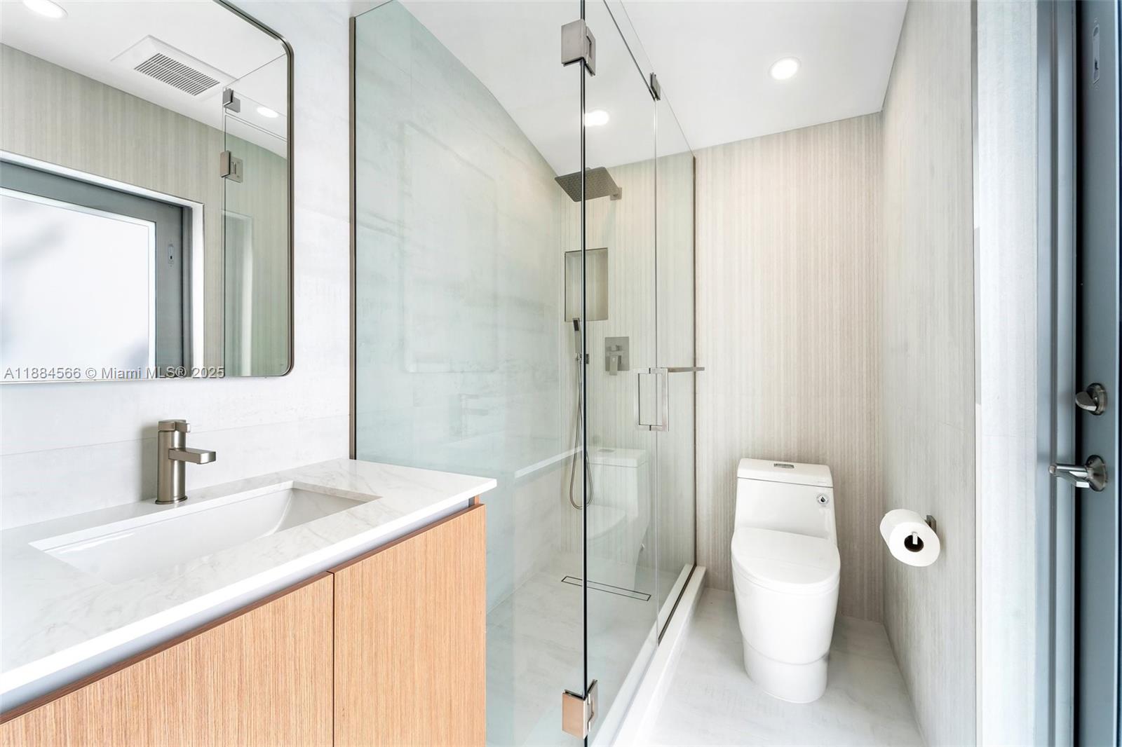 TWIN LAKE MANOR SUB - Residential