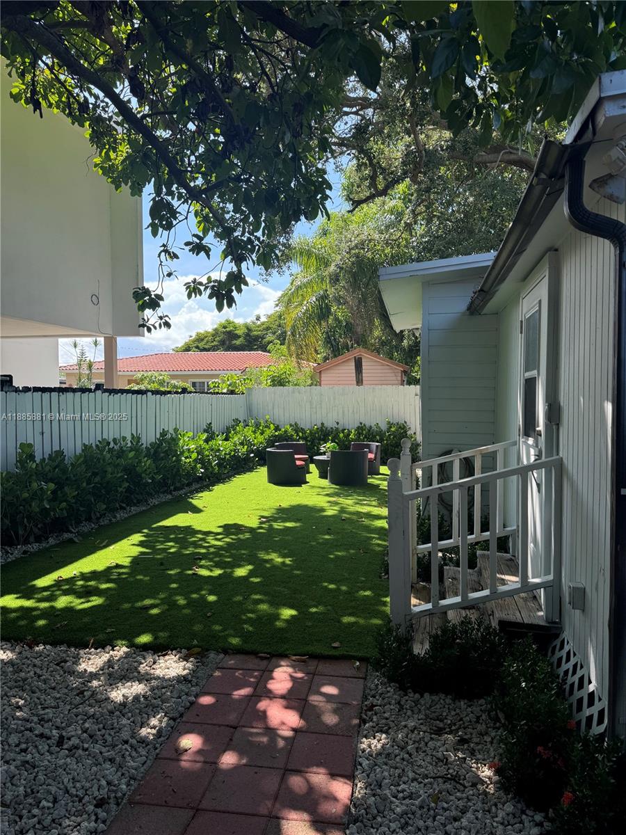 THE PINES - Residential Income