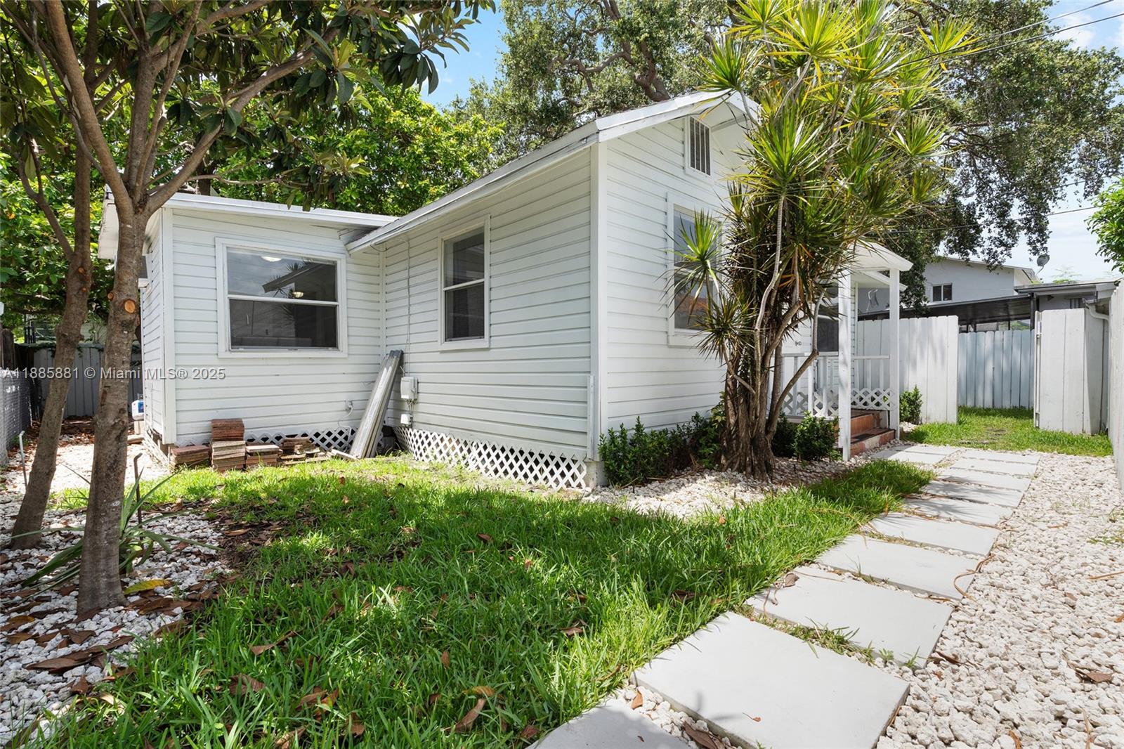 THE PINES - Residential Income