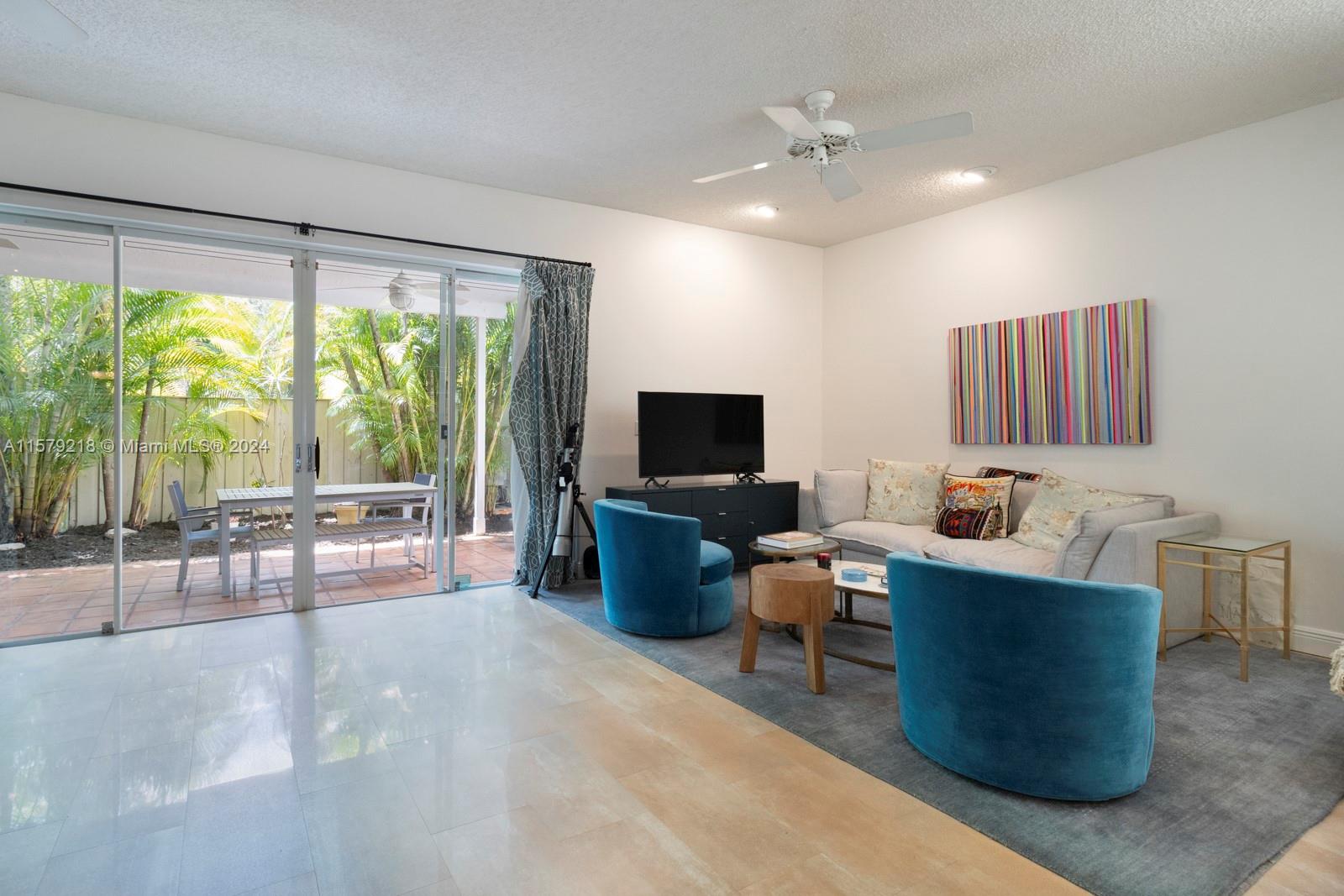 VIA FLORESTA - Residential