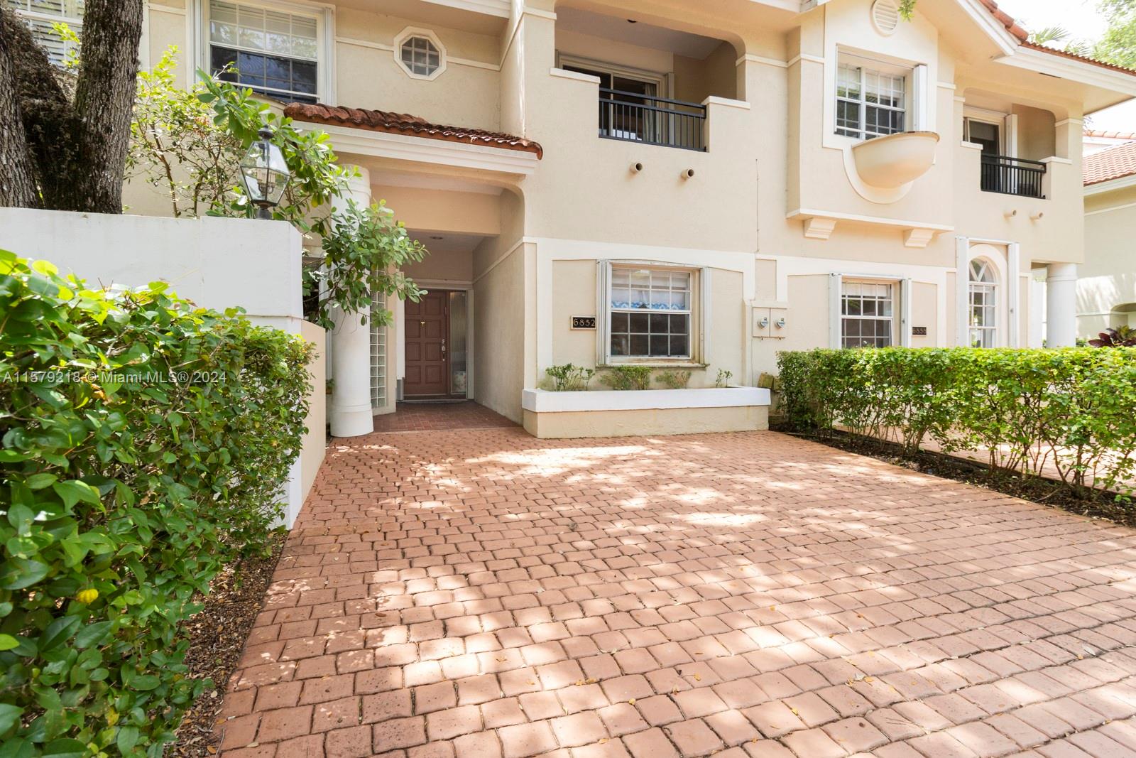 VIA FLORESTA - Residential