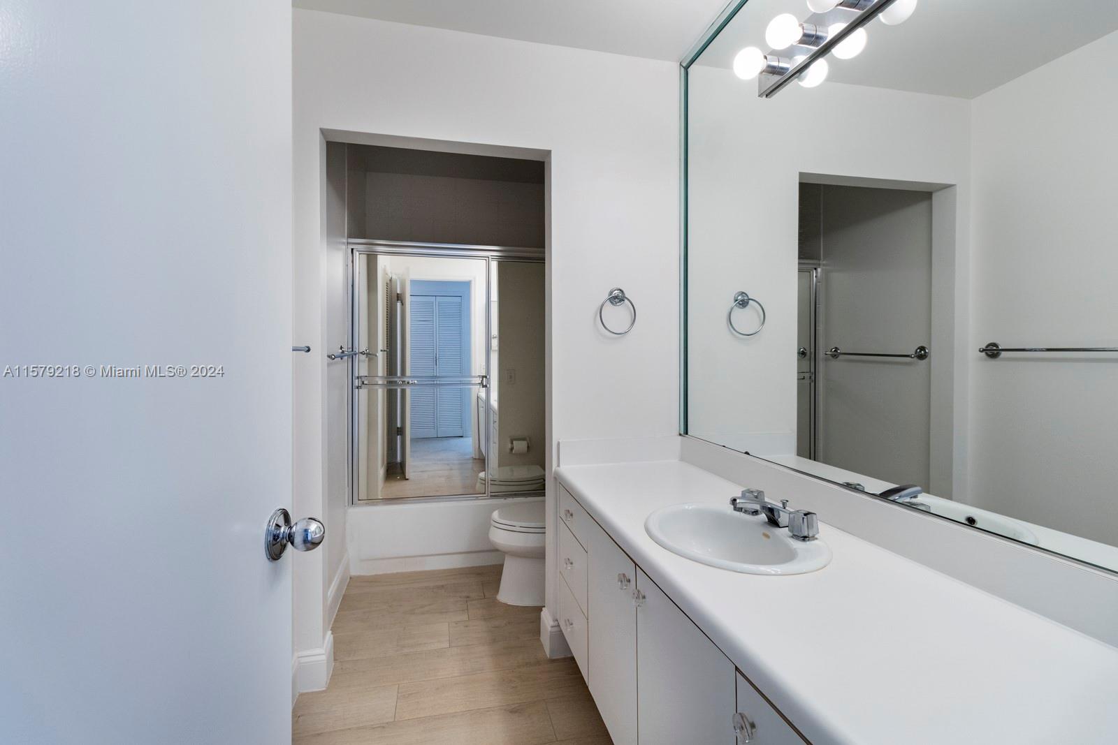 VIA FLORESTA - Residential