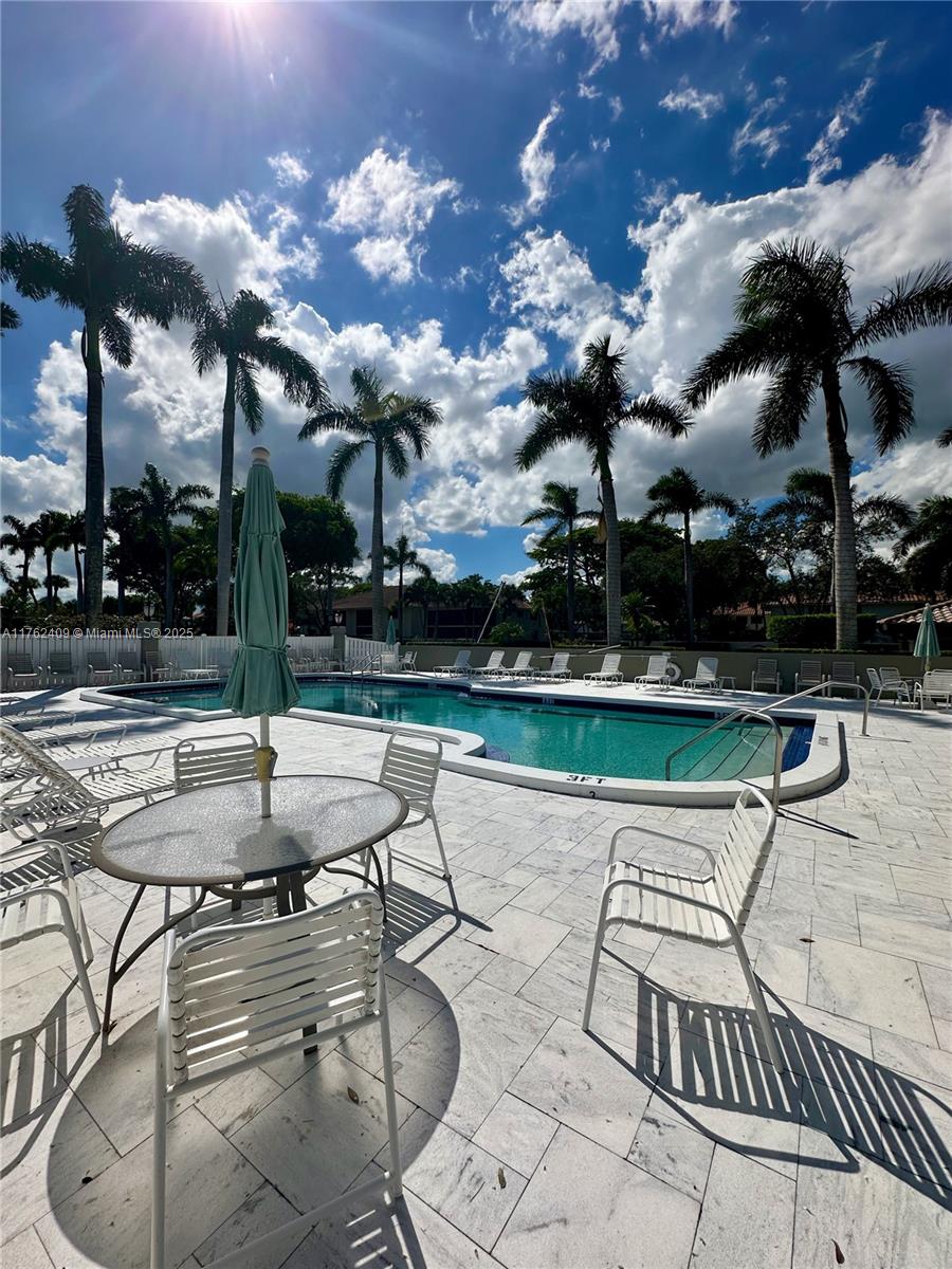 CAPTAINS WALK CONDO - Residential