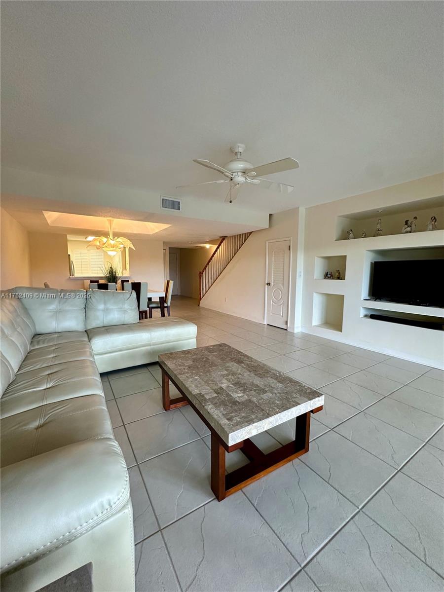 CAPTAINS WALK CONDO - Residential