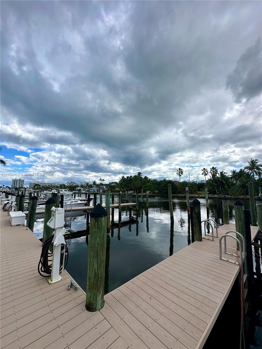 CAPTAINS WALK CONDO - Residential