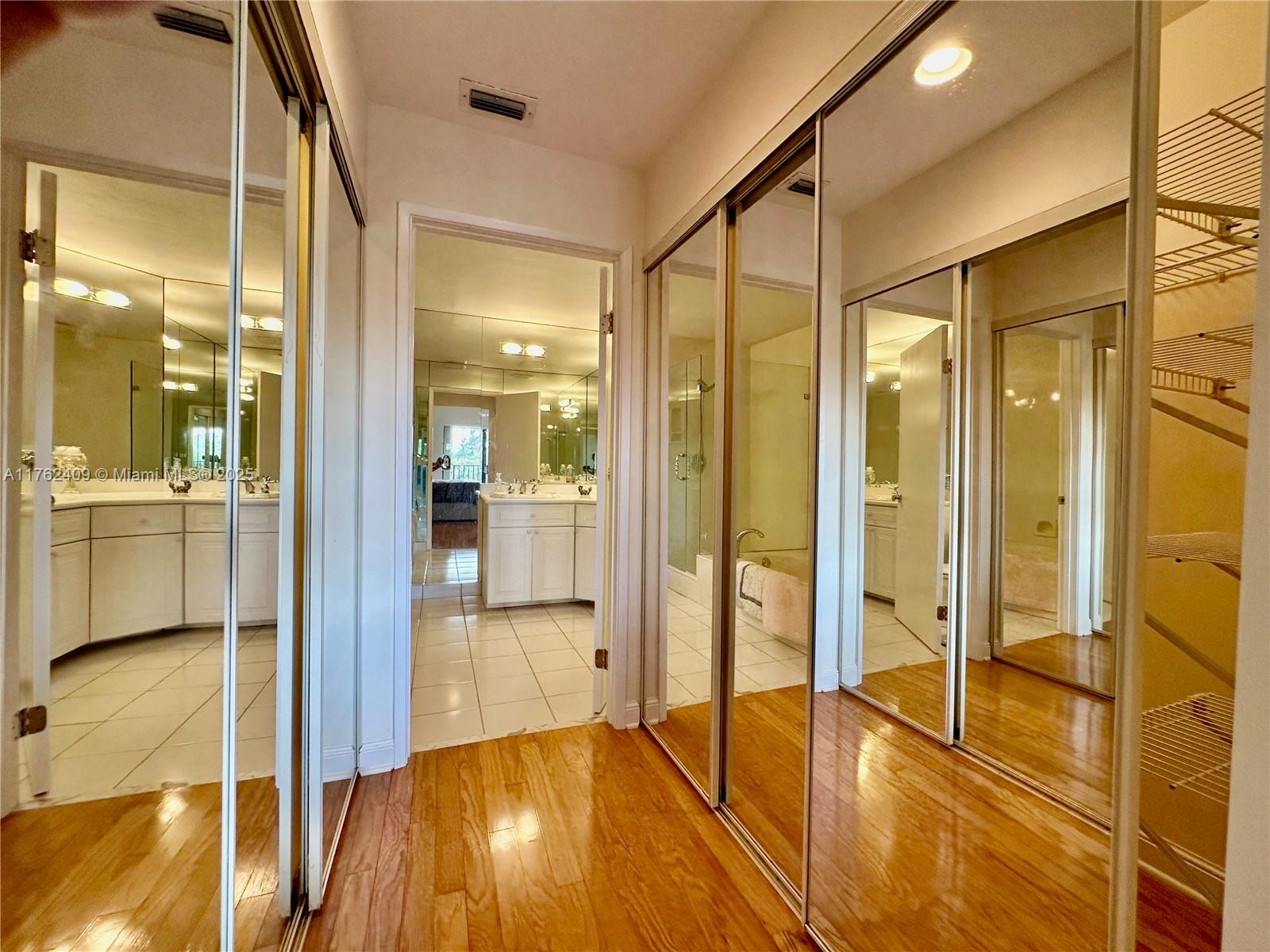 CAPTAINS WALK CONDO - Residential