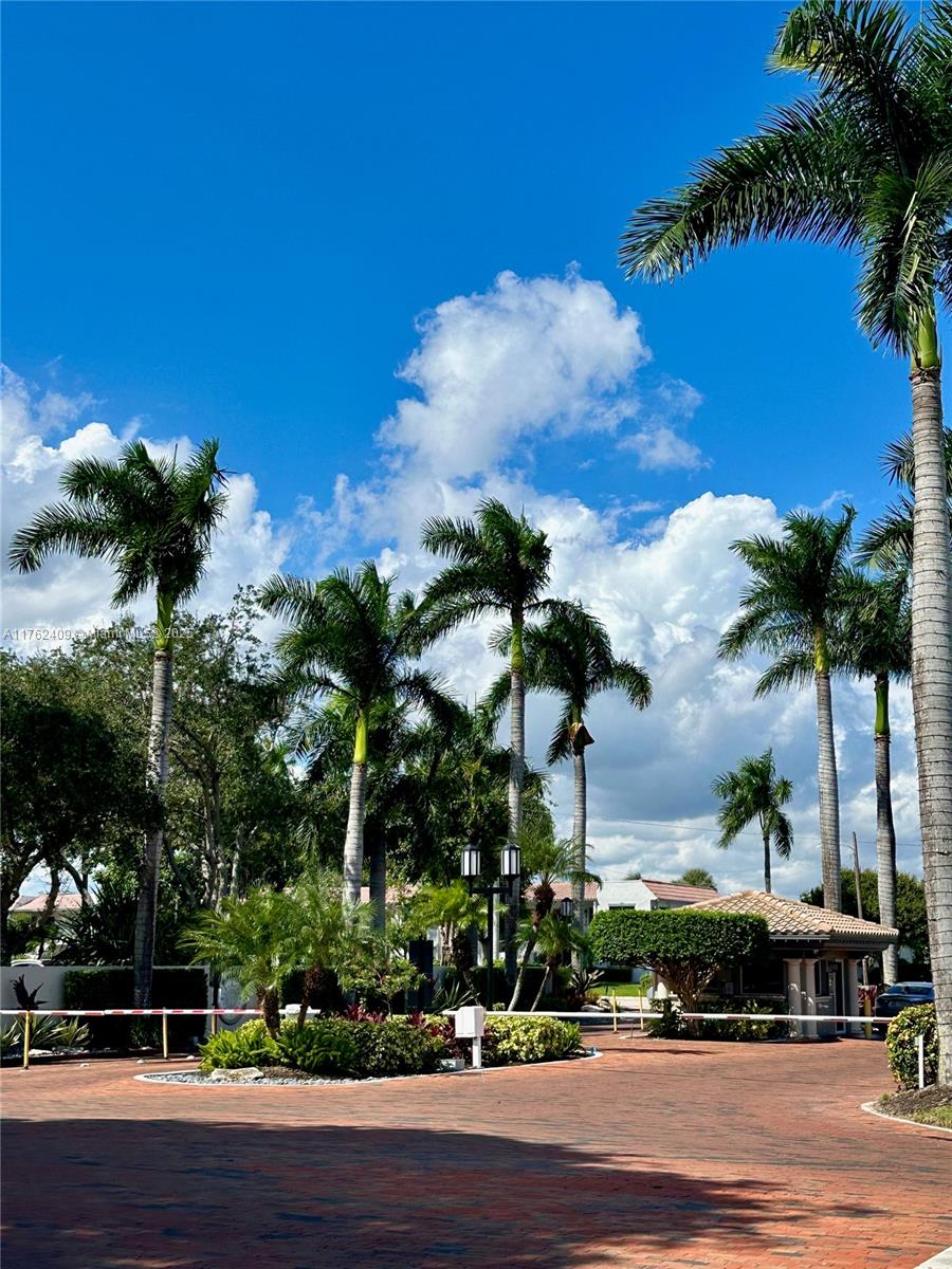 CAPTAINS WALK CONDO - Residential