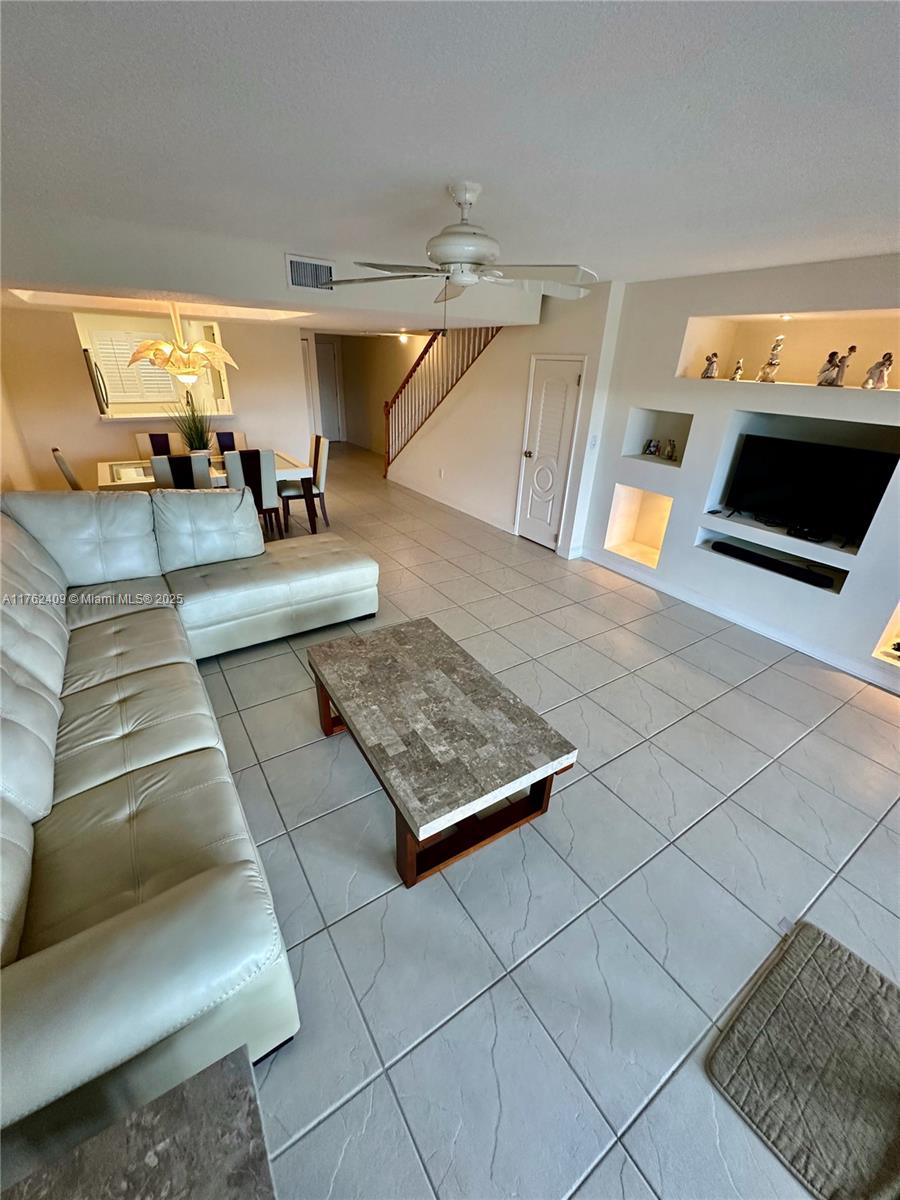 CAPTAINS WALK CONDO - Residential