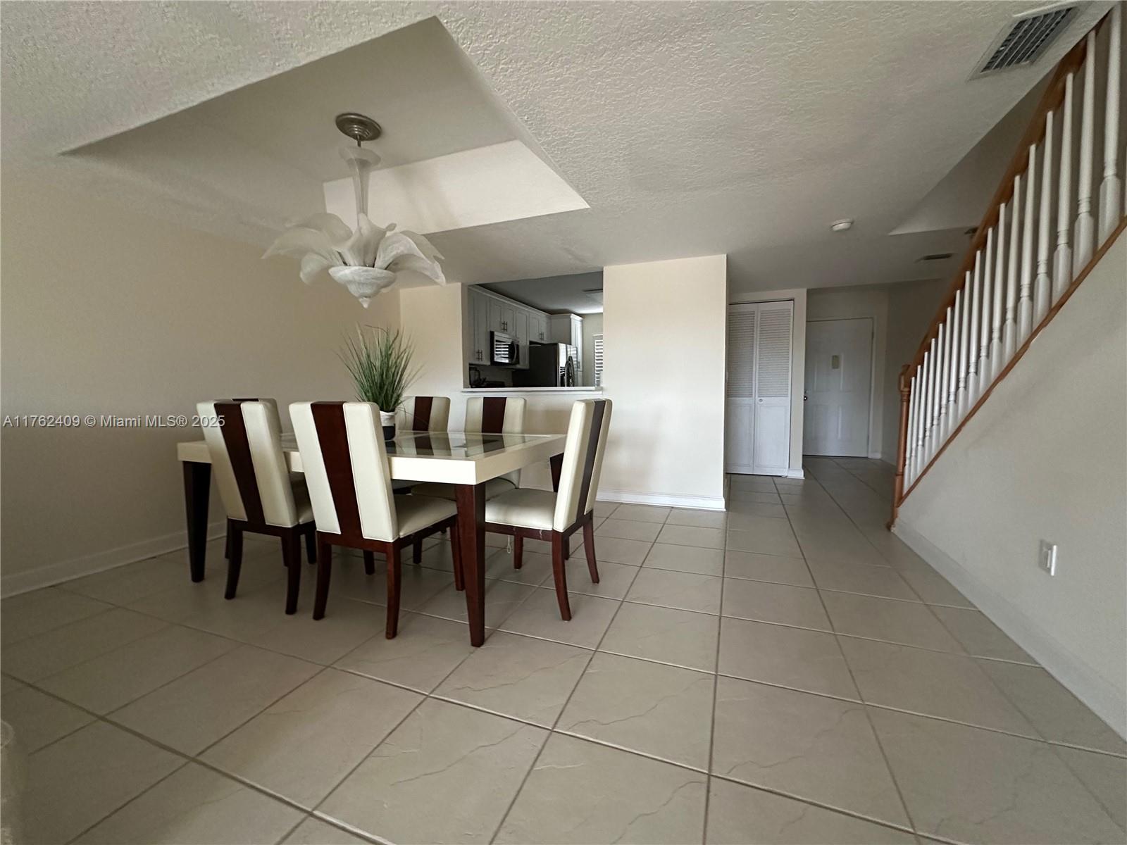 CAPTAINS WALK CONDO - Residential