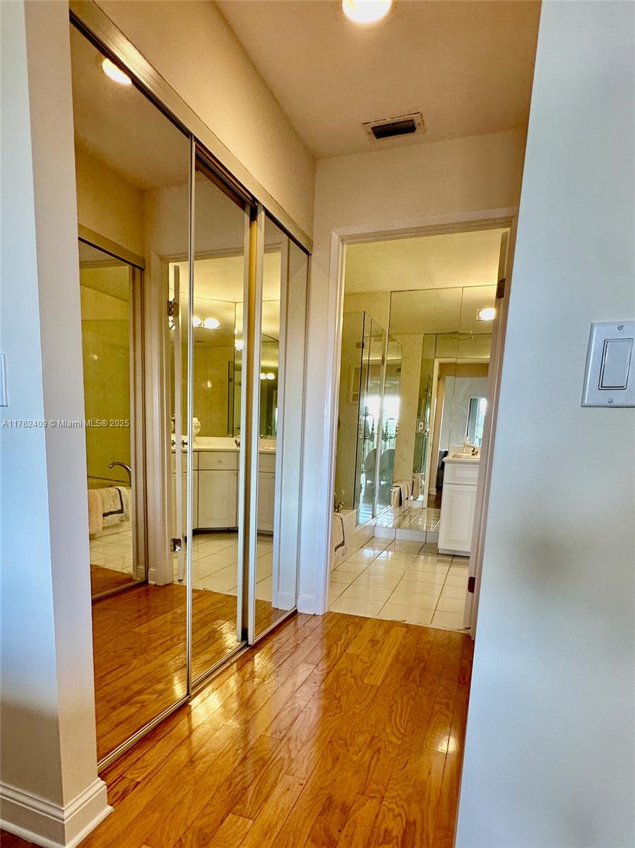 CAPTAINS WALK CONDO - Residential