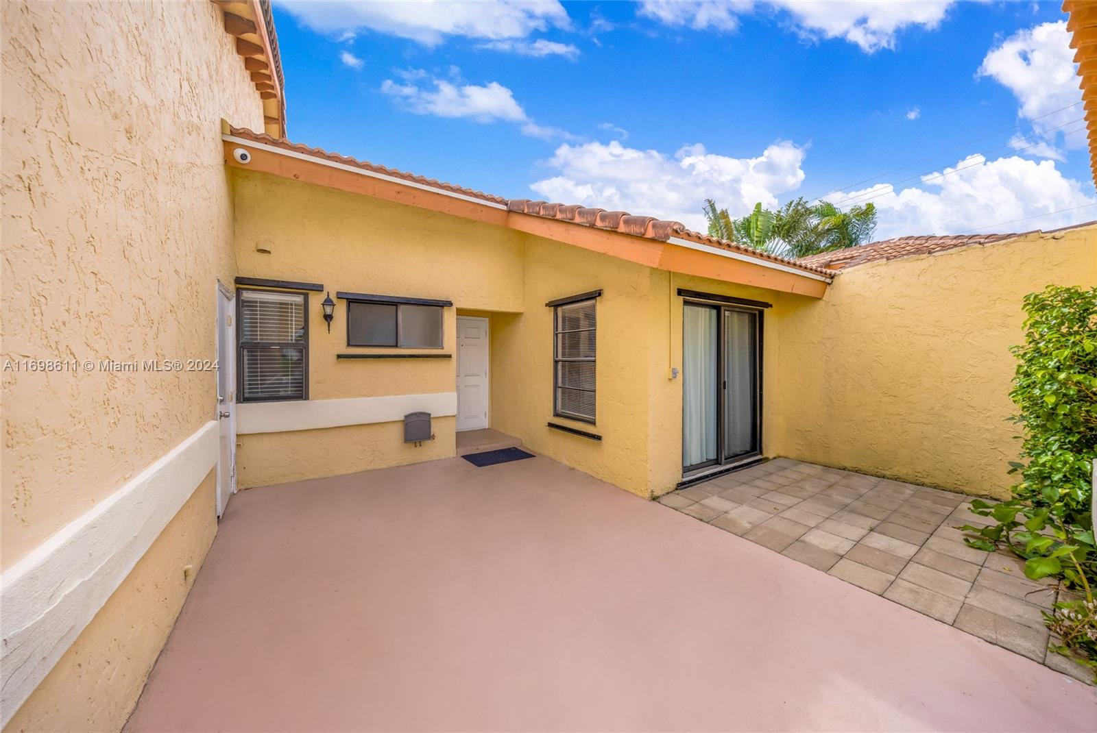 VILLA RICA - Residential Lease