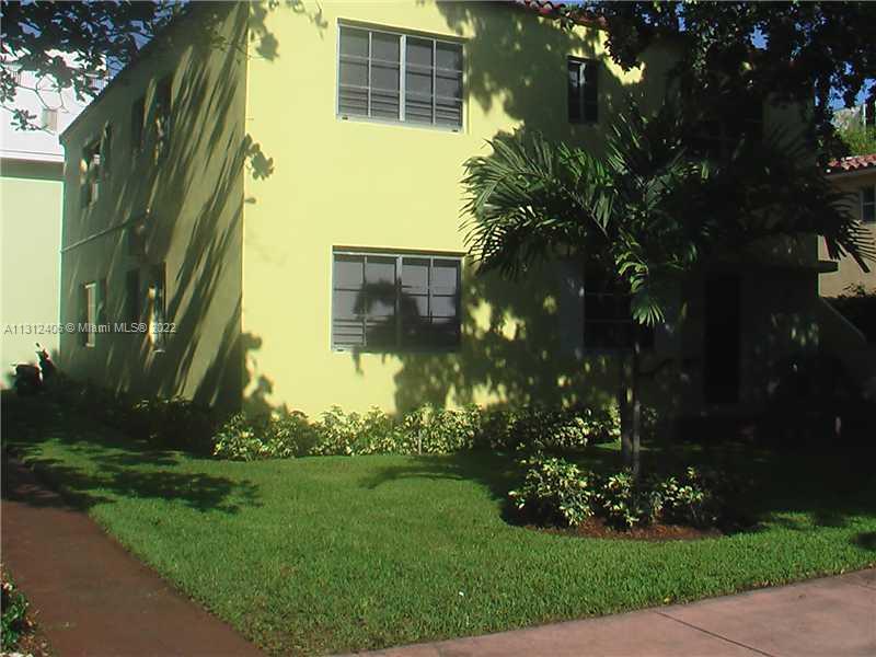 Residential rental unit centrally located half-block from Flamingo Park and only steps to Whole Foods, Starbucks, the new Publix, Just a few blocks to sandy beaches, Shops of Fifth Street and Lincoln Rd. Enjoy this corner unit with wood kitchen, granite counters tops, stainless steel appliances, private In-unit Washer & Dryer porcelain floors Throughout unit, lots of natural lighting, and modern art deco design, Quiet & established neighborhood in the historic district.