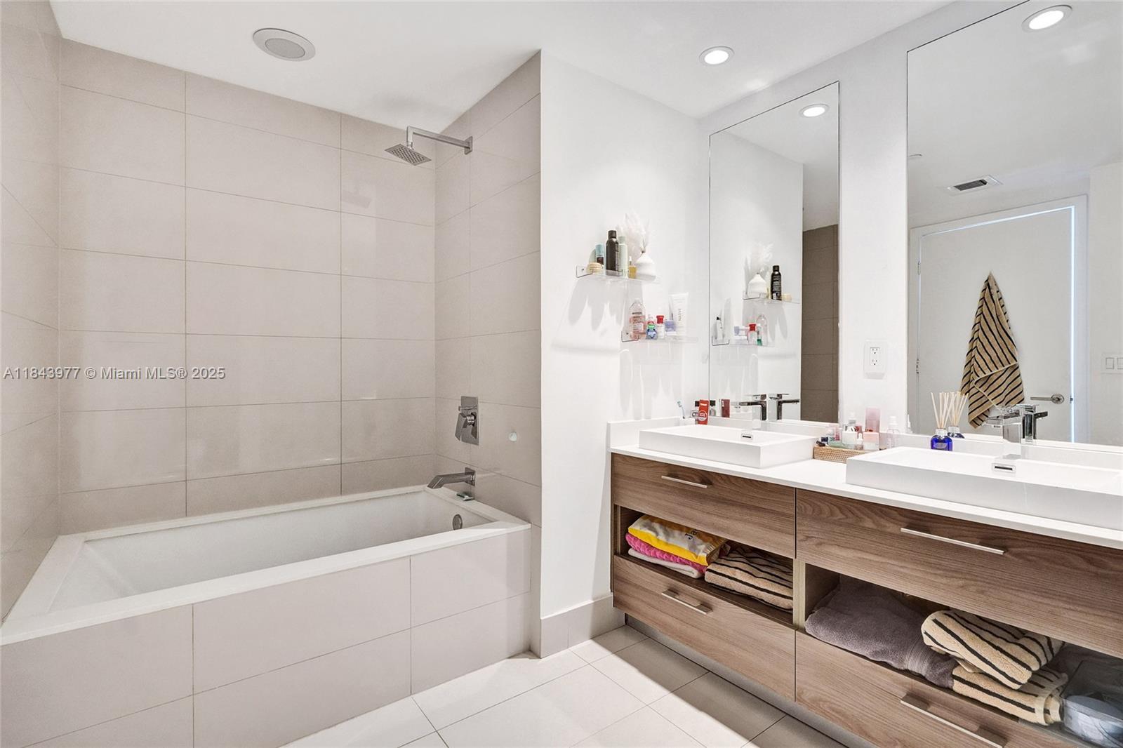 1300 S MIAMI AVENUE CONDO - Residential