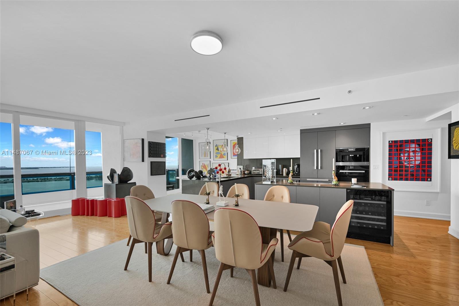 SANTA MARIA CONDO - Residential