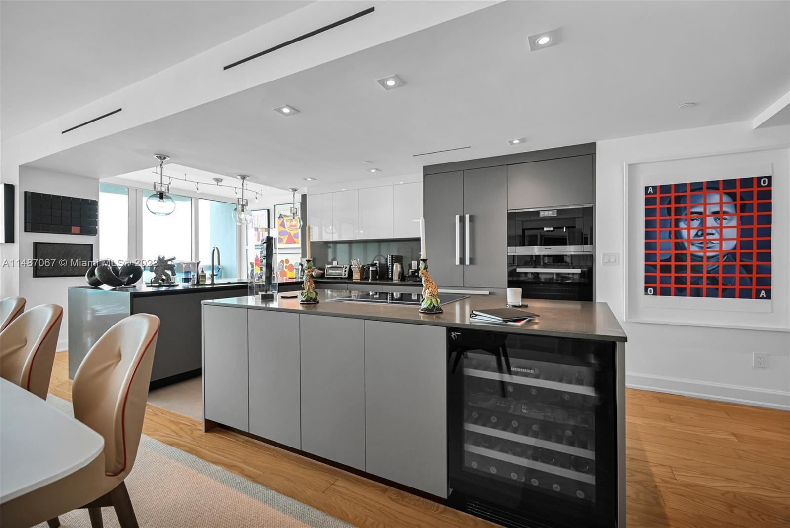 SANTA MARIA CONDO - Residential