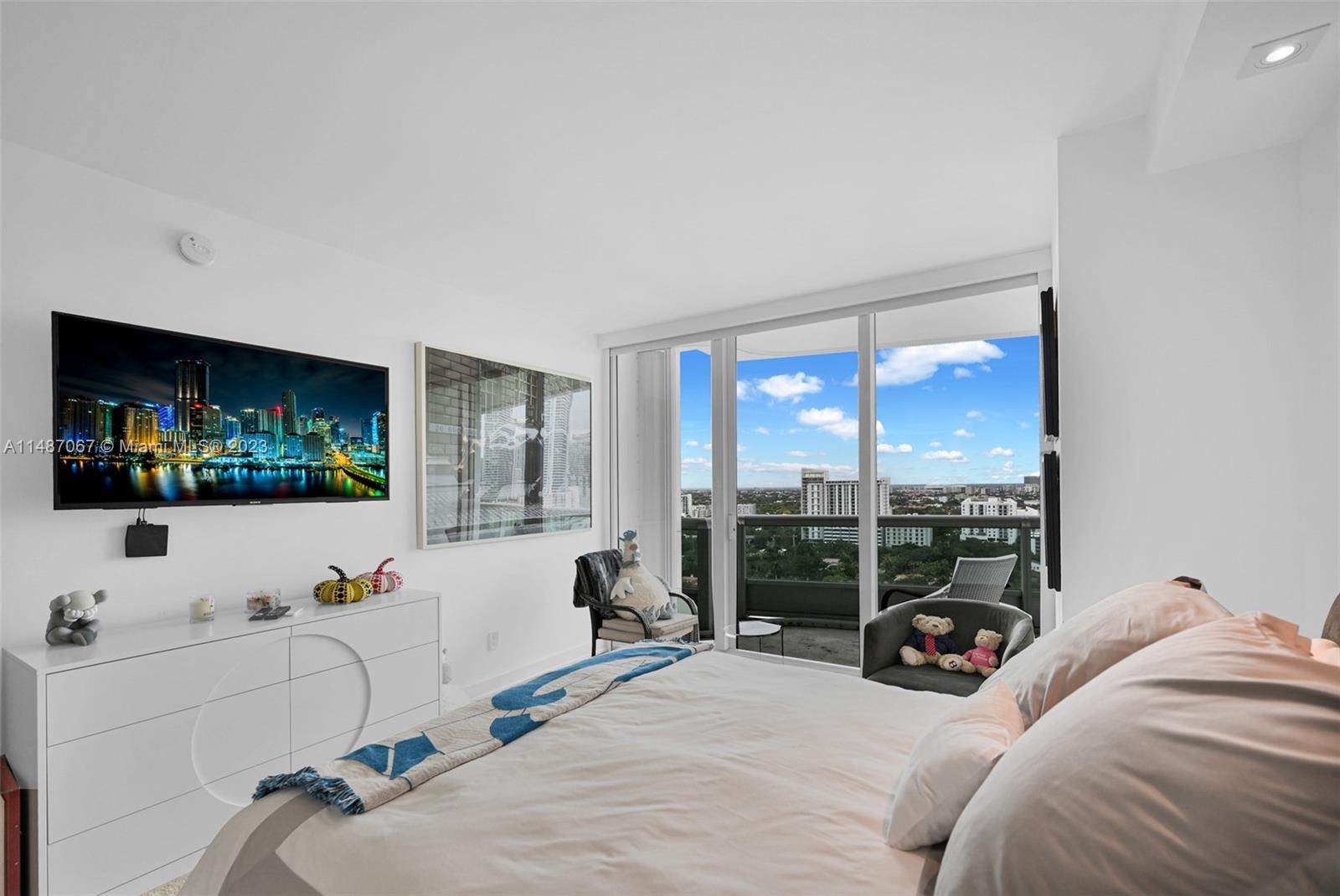 SANTA MARIA CONDO - Residential