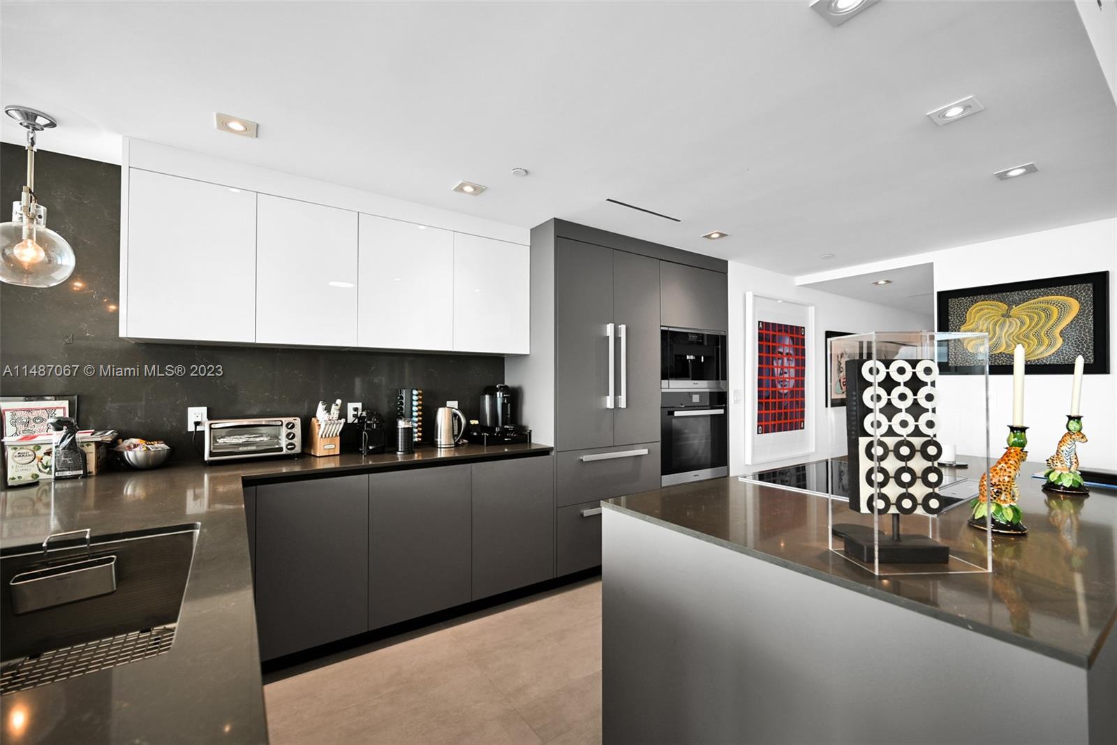 SANTA MARIA CONDO - Residential