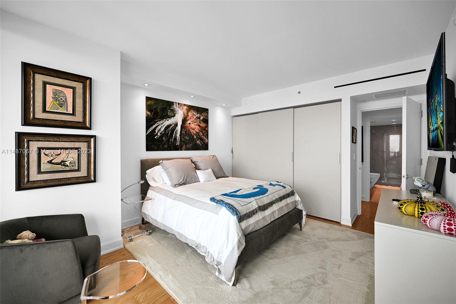 SANTA MARIA CONDO - Residential