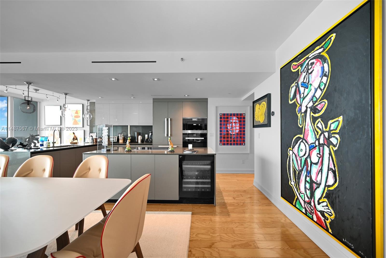 SANTA MARIA CONDO - Residential