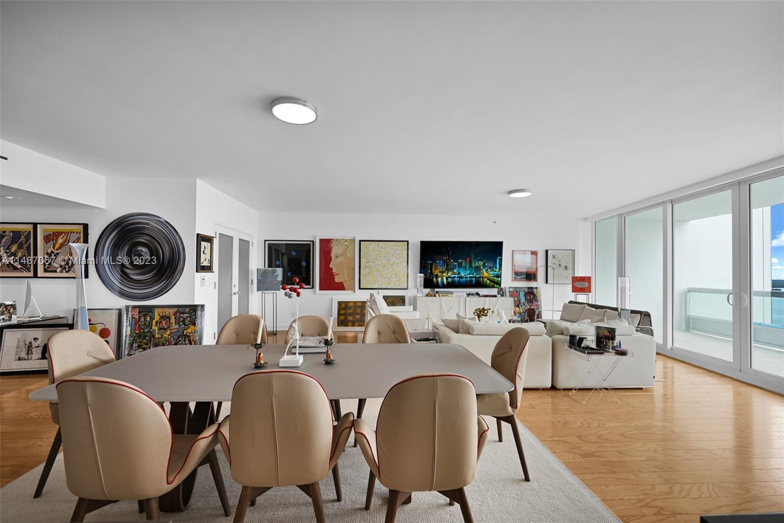 SANTA MARIA CONDO - Residential