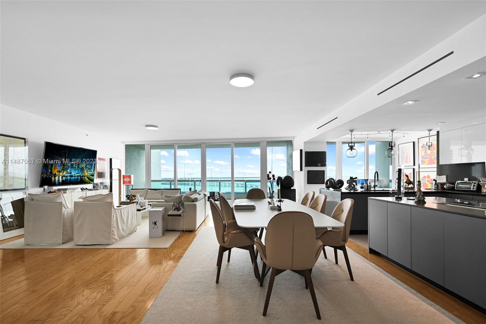 SANTA MARIA CONDO - Residential