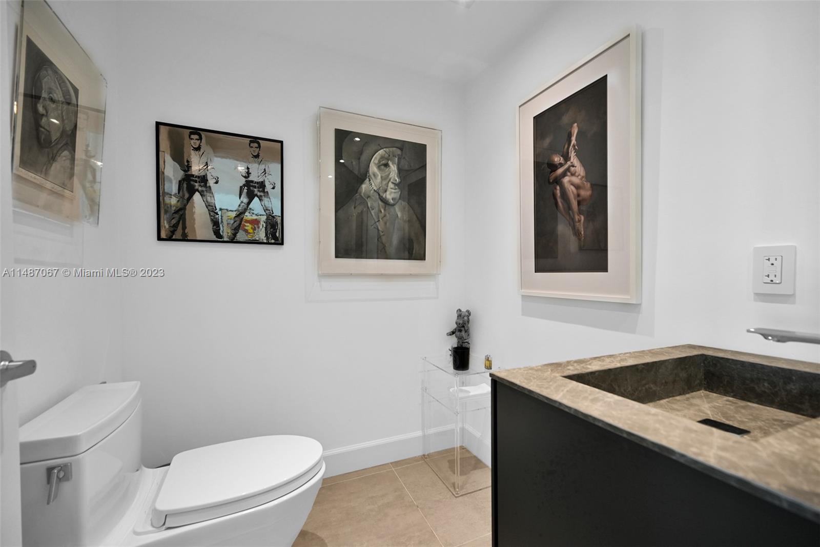 SANTA MARIA CONDO - Residential