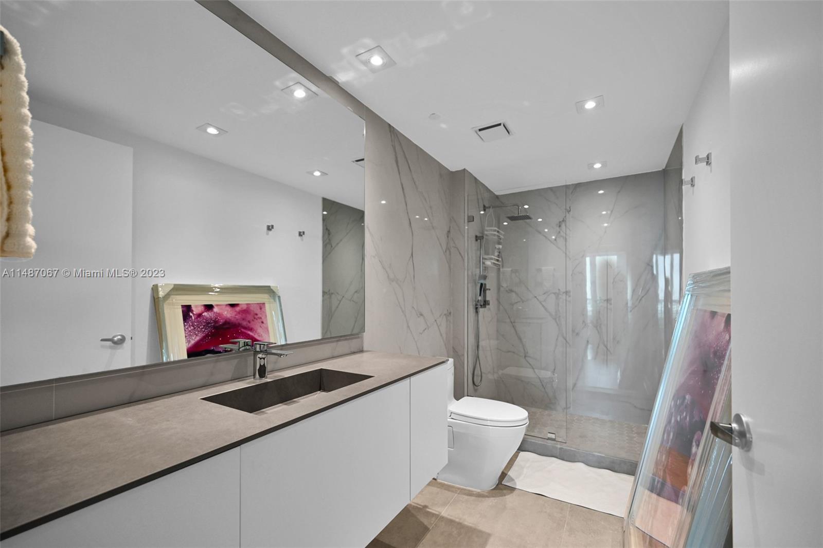 SANTA MARIA CONDO - Residential