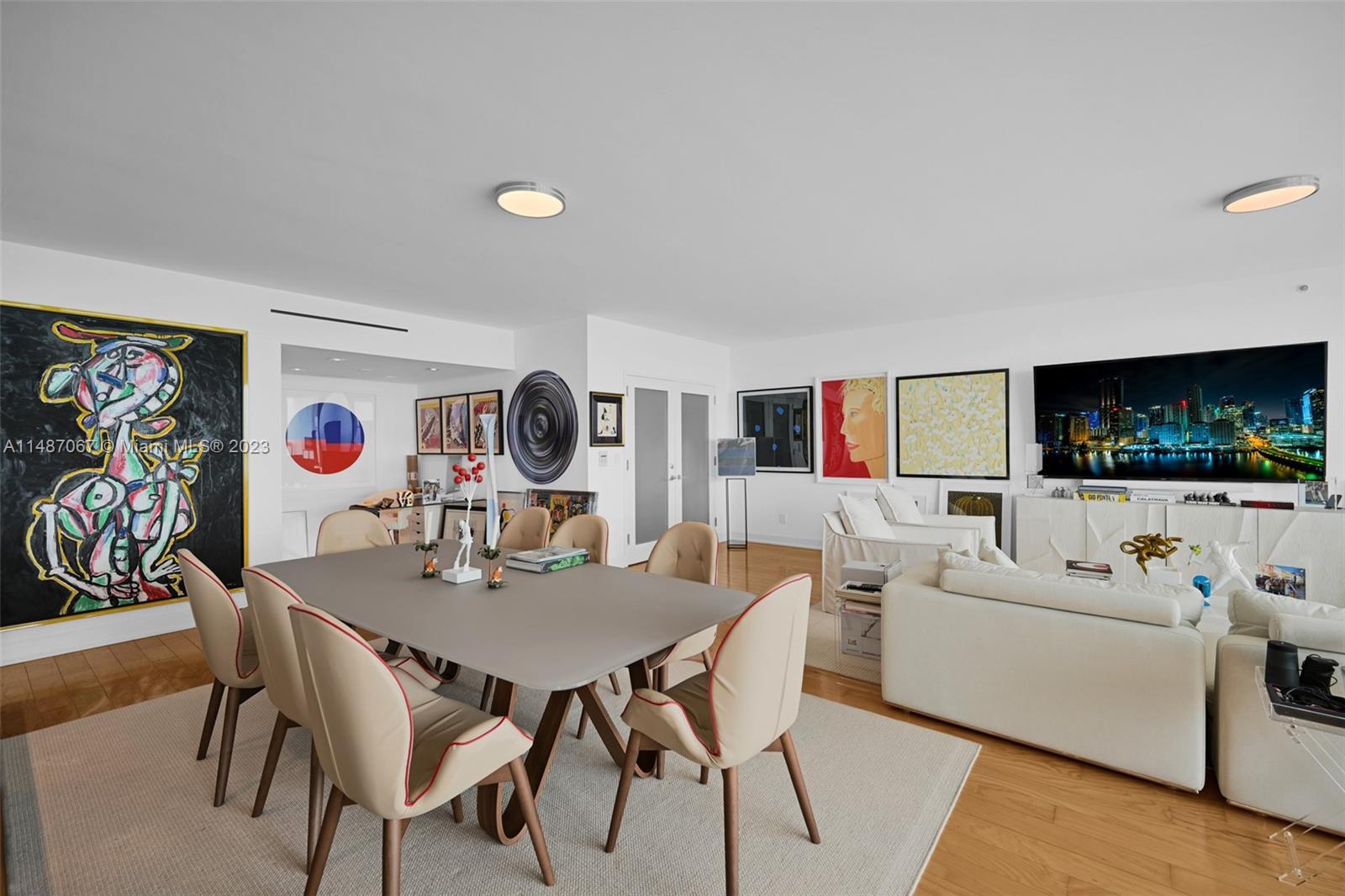 SANTA MARIA CONDO - Residential